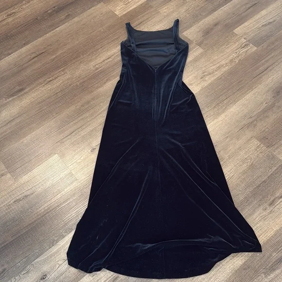 Vintage rhapsody velvet dress - Picture 2 of 6